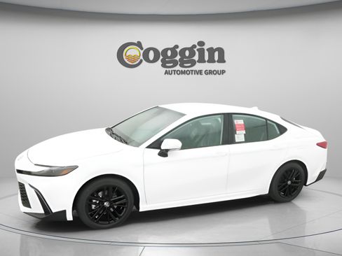 New 2026 Toyota Camry SE FWD image 3