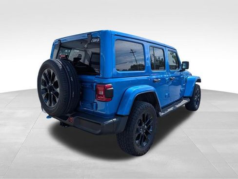 Used 2022 Jeep Wrangler Unlimited Sahara AWD/4WD image 8