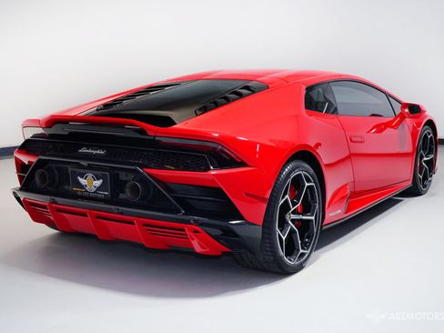 Used 2020 Lamborghini Huracan EVO AWD/4WD image 6