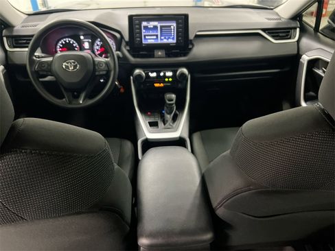 Used 2022 Toyota RAV4 LE image 10
