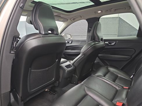 Used 2023 Volvo XC60 B5 Plus w/ Protection Package Premier FWD image 32