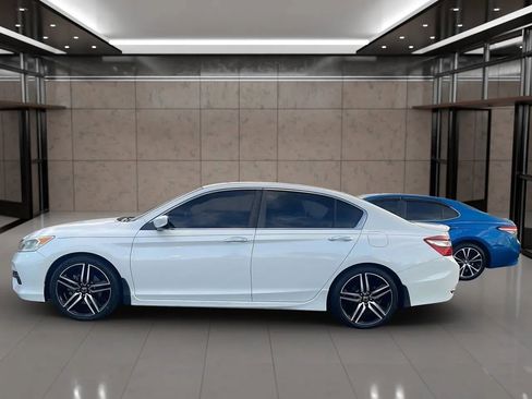 Used 2017 Honda Accord Sport image 2