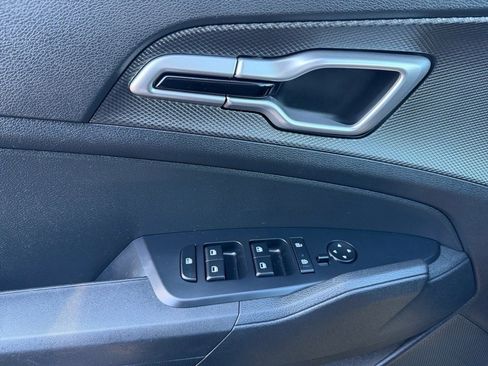 Used 2024 Kia Sportage LX image 17