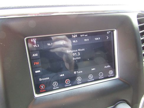 Used 2018 Jeep Grand Cherokee Laredo image 14