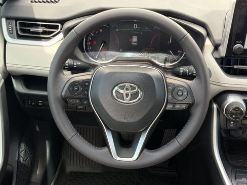 Used 2025 Toyota RAV4 XLE Premium FWD image 11