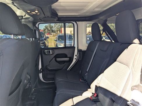 Used 2021 Jeep Wrangler Unlimited Islander image 13