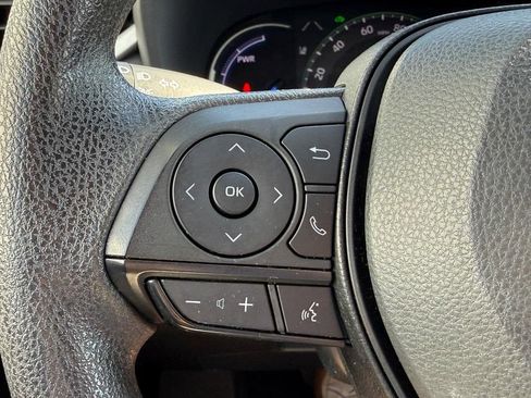 Used 2025 Toyota RAV4 XLE AWD/4WD image 23