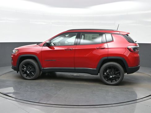 New 2026 Jeep Compass Latitude AWD/4WD image 4