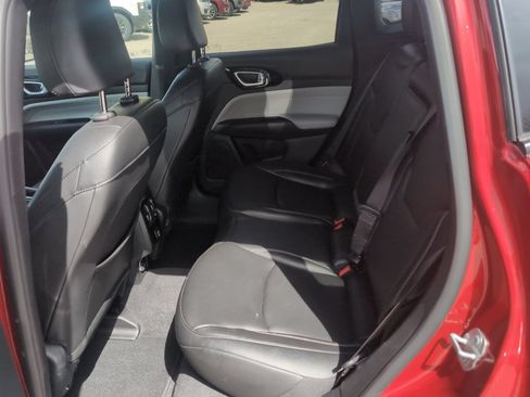 Used 2025 Jeep Compass Limited AWD/4WD image 16