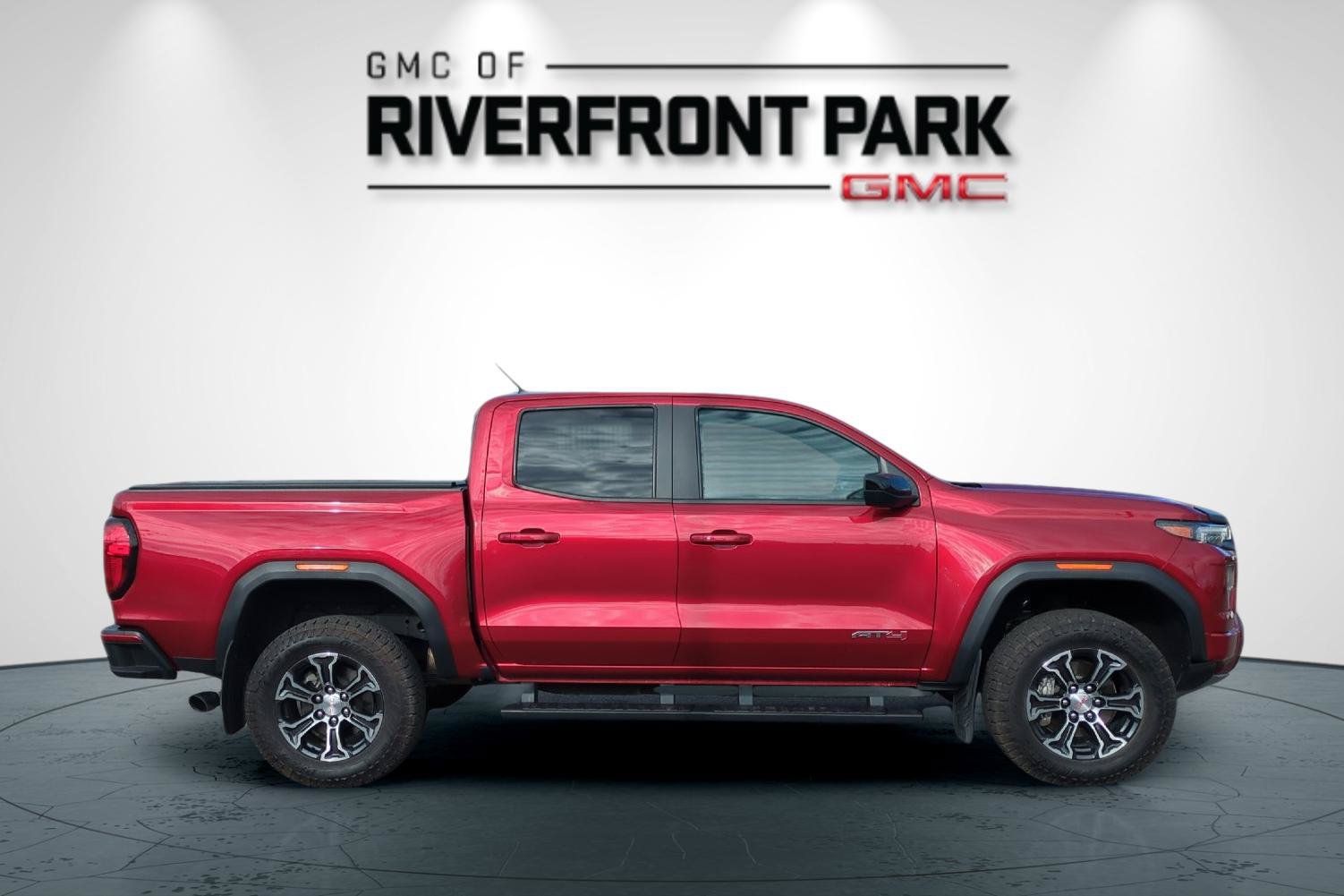 Used 2023 GMC Canyon AT4 w/ AT4 Premium Package AWD/4WD image 2