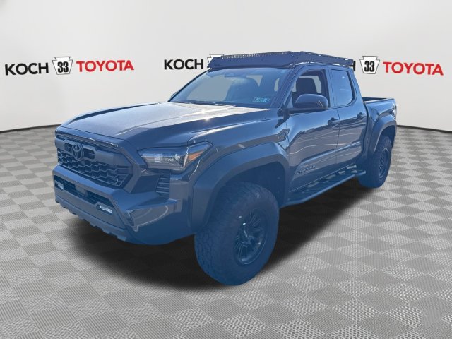 Used 2025 Toyota Tacoma TRD Off-Road AWD/4WD image 3
