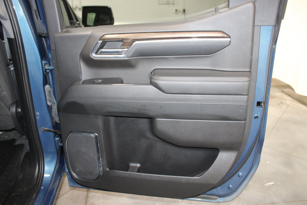 Used 2024 Chevrolet Silverado 1500 LT AWD/4WD image 37