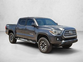 Used 2017 Toyota Tacoma TRD Off-Road w/ Tow Package RWD video 3