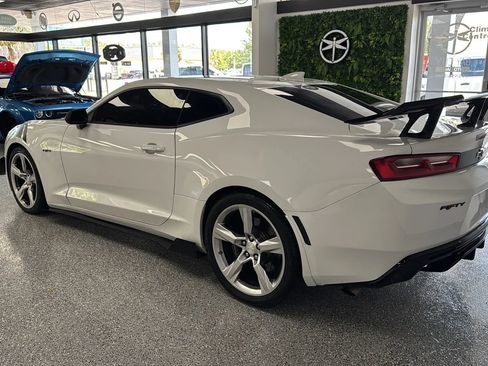 Used 2017 Chevrolet Camaro SS RWD image 5