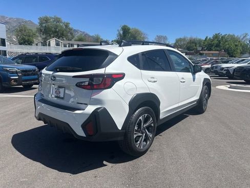 Used 2026 Subaru Crosstrek 2.0i Premium AWD/4WD image 3