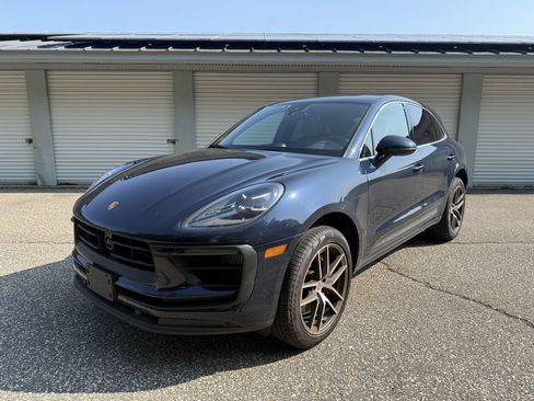 Used 2023 Porsche Macan S AWD/4WD image 1