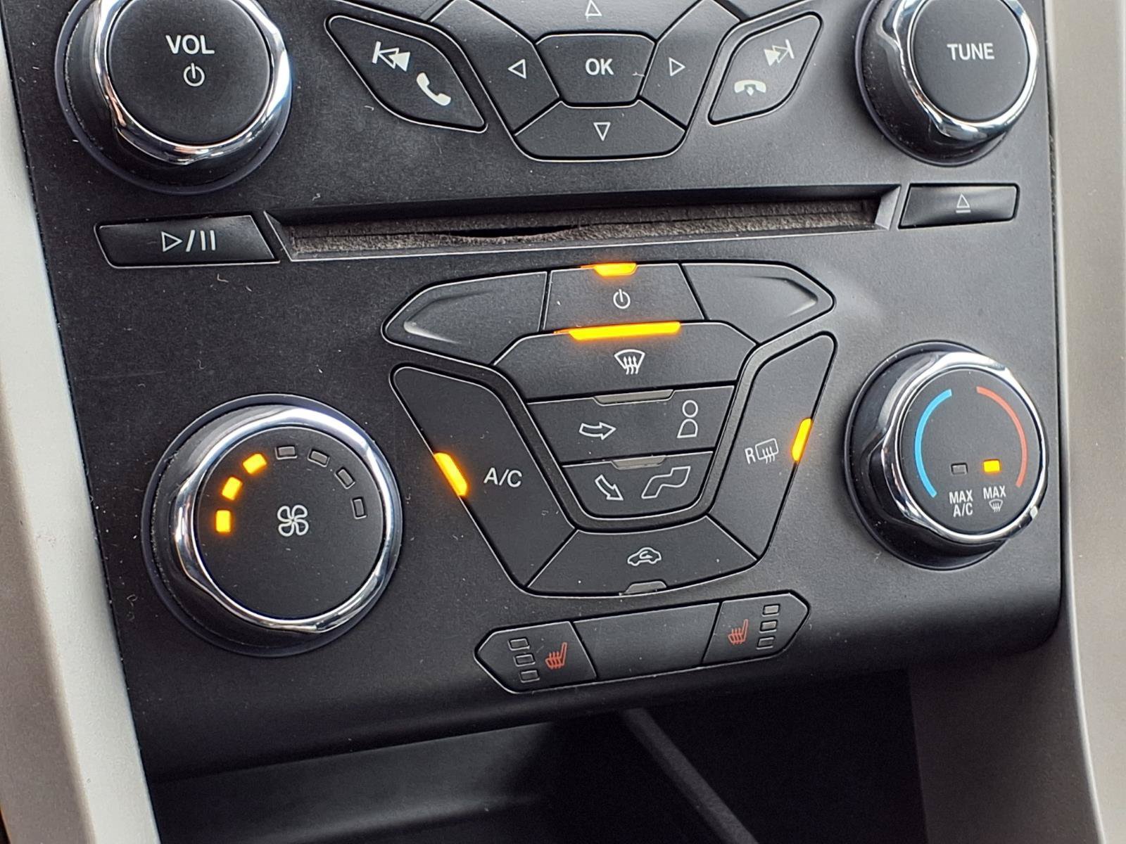 Used 2014 Ford Fusion SE w/ Equipment Group 202A FWD image 24