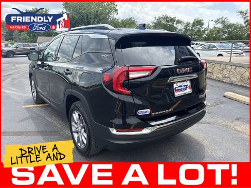 Used 2024 GMC Terrain SLT FWD image 7