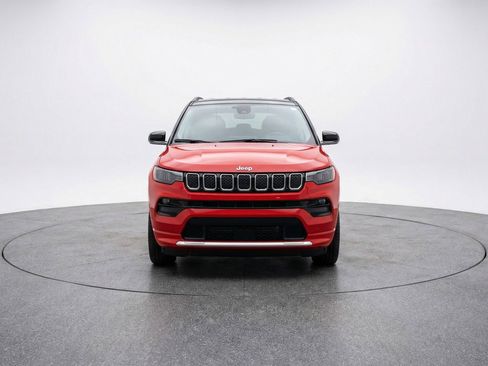 Used 2025 Jeep Compass Limited AWD/4WD image 2