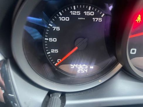 Used 2018 Porsche Macan image 23