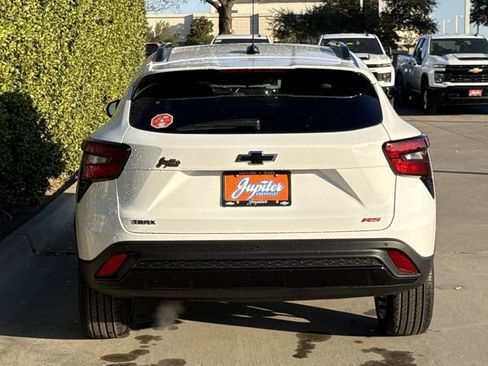 New 2026 Chevrolet Trax RS w/ Sunroof Package image 5