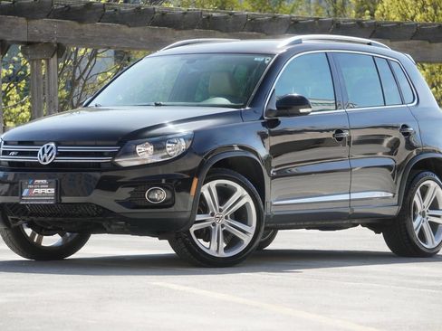 Used 2016 Volkswagen Tiguan R-Line AWD/4WD image 2