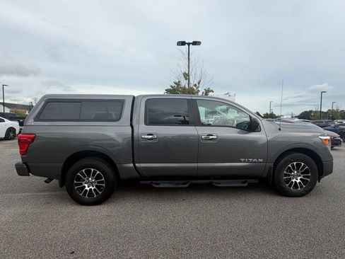 Used 2021 Nissan Titan SV w/ SV Convenience Package RWD image 21