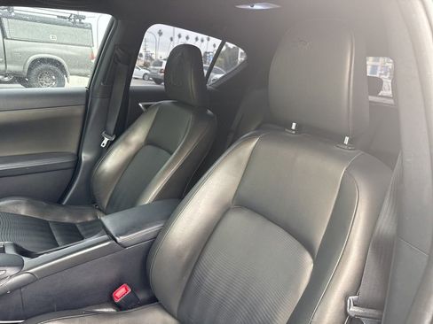 Used 2012 Lexus CT 200h Premium image 3