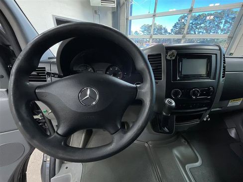 Used 2014 Mercedes-Benz Sprinter 2500 image 14