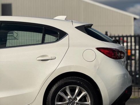 Used 2015 MAZDA MAZDA3 i Touring w/ Technology Package image 16