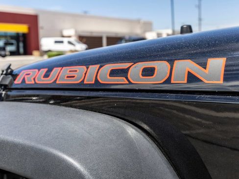 Used 2017 Jeep Wrangler Unlimited Rubicon w/ Cold Weather Group AWD/4WD image 11