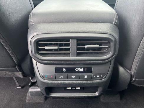 Certified 2023 Honda Pilot Touring image 21