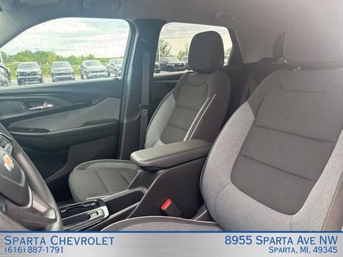 Used 2023 Chevrolet TrailBlazer LT FWD image 14