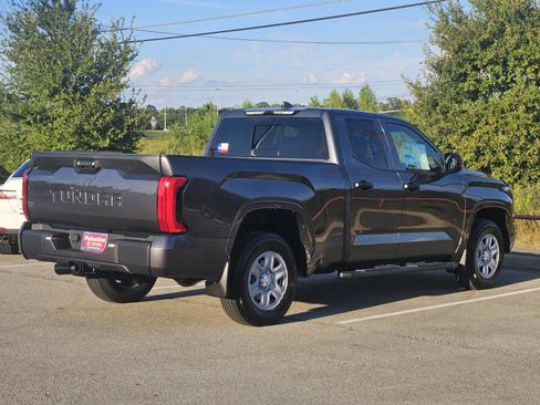 New 2026 Toyota Tundra SR image 3