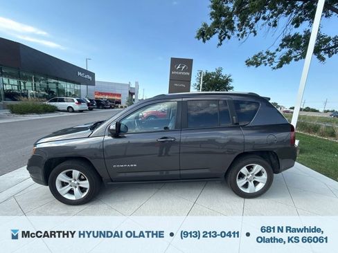 Used 2014 Jeep Compass Latitude AWD/4WD image 8