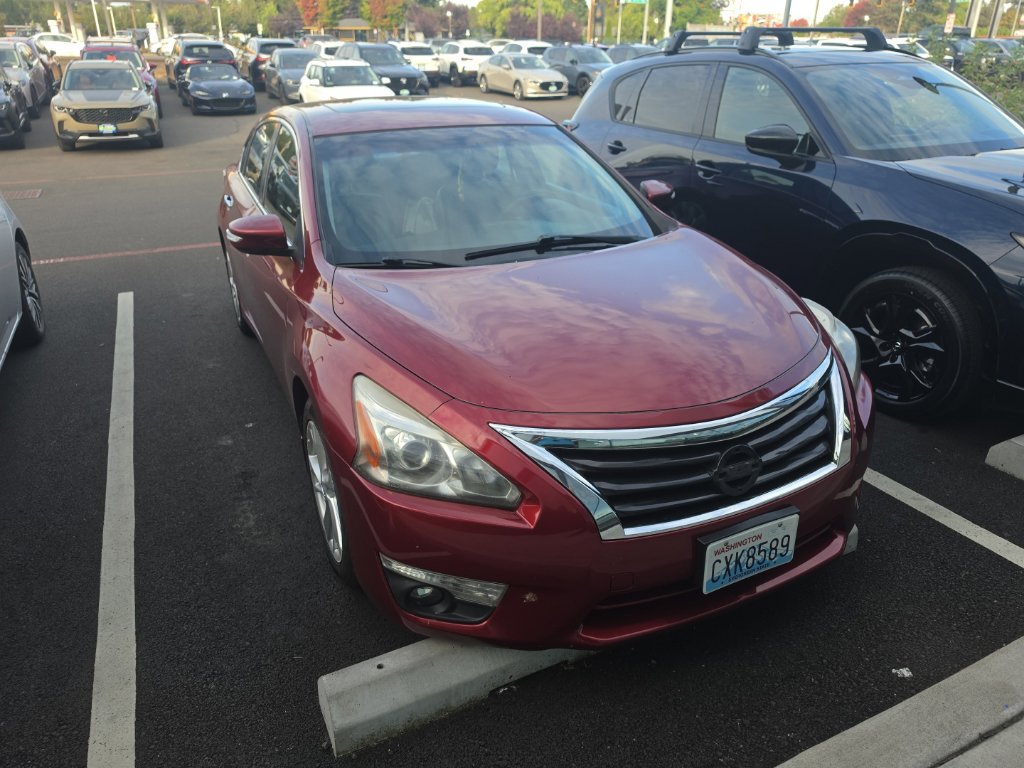 Used 2015 Nissan Altima 2.5 SL w/ Technology Package FWD image 1