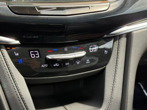 Used 2023 Cadillac XT6 Premium Luxury w/ Technology Package AWD/4WD image 17