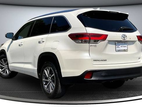 Used 2018 Toyota Highlander XLE FWD image 7