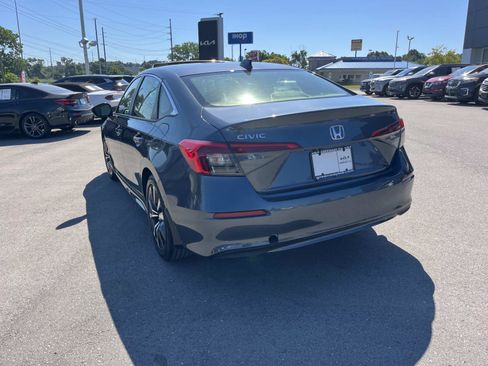 Used 2022 Honda Civic EX image 5
