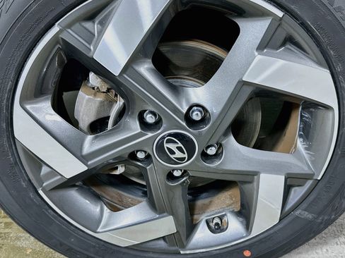 Used 2023 Hyundai Venue SEL FWD image 29