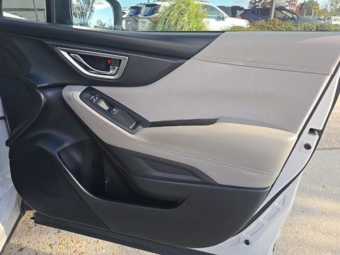 Used 2023 Subaru Forester Premium image 38