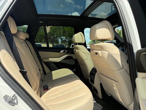 Used 2021 BMW X5 xDrive40i w/ M Sport Package image 30