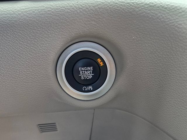 Used 2024 Chrysler Pacifica Touring-L FWD image 25