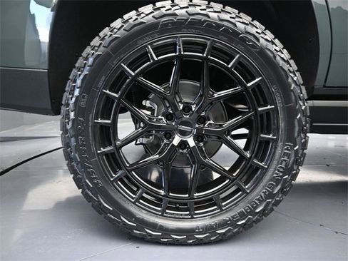 New 2026 GMC Yukon AT4 w/ AT4 Premium Plus Package image 9