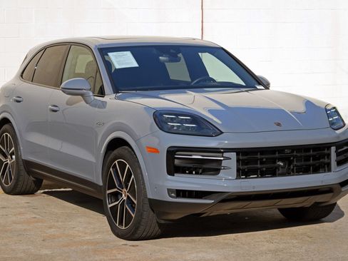 Used 2025 Porsche Cayenne E-Hybrid w/ Premium Package Plus AWD/4WD image 62