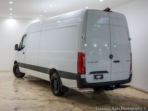Used 2025 Mercedes-Benz Sprinter 2500 image 6