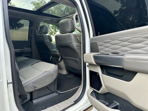 Used 2025 Ford F250 Platinum w/ Platinum Plus Package image 13