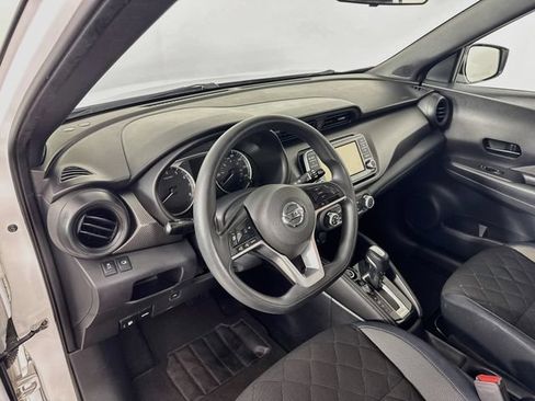 Used 2018 Nissan Kicks S FWD image 12