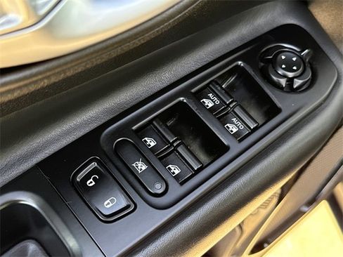 Used 2019 Jeep Renegade Altitude w/ Quick Order Package 2XM image 23