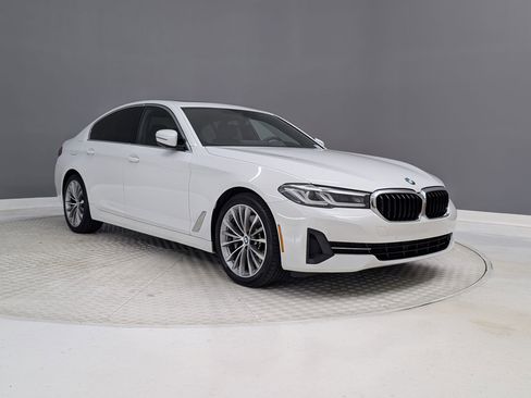 Certified 2023 BMW 530i w/ Convenience Package image 5